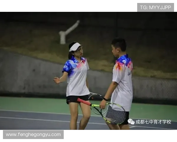 南京网球队的默契配合揭秘:网球巨献背后的团队精神与战术分析 南京网球队的默契配合揭秘:网球巨献背后的团队精神与战术分析