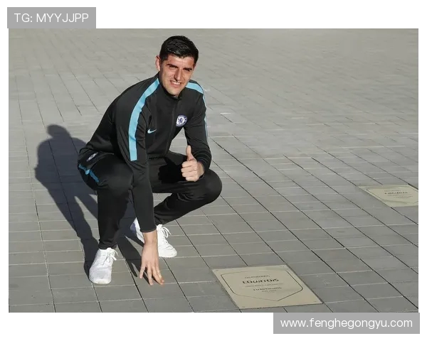 库尔图瓦的守门传奇与足球世界的辉煌时刻解析 库尔图瓦的守门传奇与足球世界的辉煌时刻解析